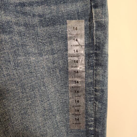 AE NWT Next Level Low-Rise Kick Bootcut Jean X Short, Size 14 - Picture 11 of 11